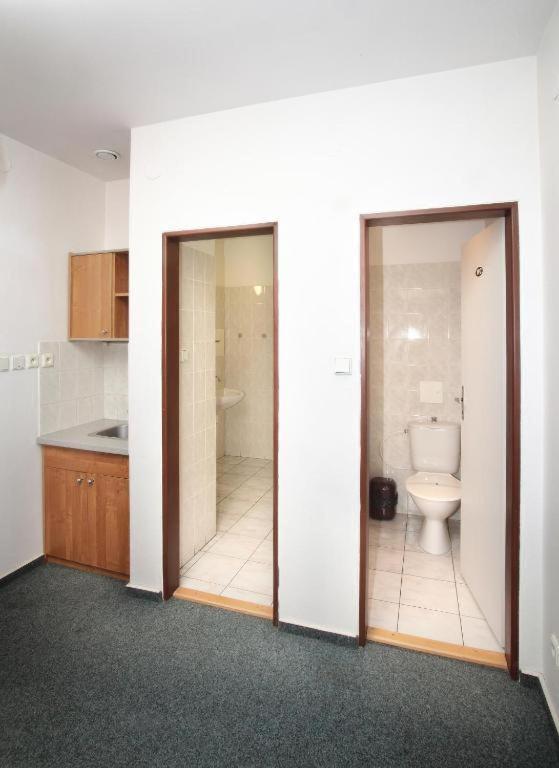 Hotel Rottal Otrokovice Kültér fotó