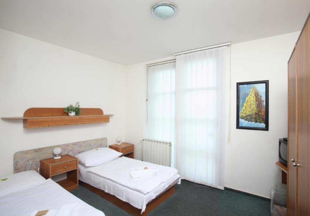 Hotel Rottal Otrokovice Kültér fotó